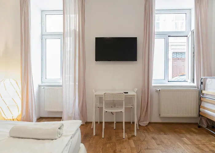 Apartment & Lovely Private In 3br Shared Apt, With Smart Tv & Wifi Vienna