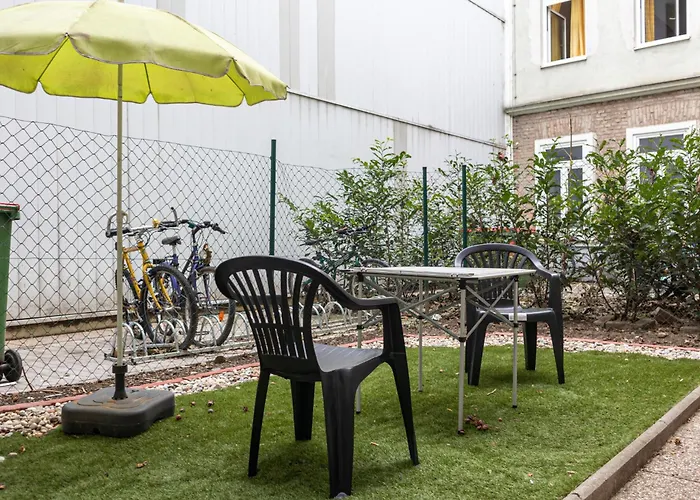 Apartment & Lovely Private In 3br Shared Apt, With Smart Tv & Wifi