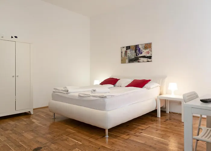 Apartment & Lovely Private In 3br Shared Apt, With Smart Tv & Wifi Vienna