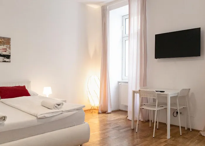 & Lovely Private In 3br Shared Apt, With Smart Tv & Wifi *