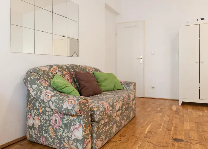 & Lovely Private In 3br Shared Apt, With Smart Tv & Wifi Apartment *
