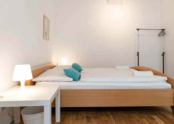 & Lovely Private In 3br Shared Apt, With Smart Tv & Wifi Apartment