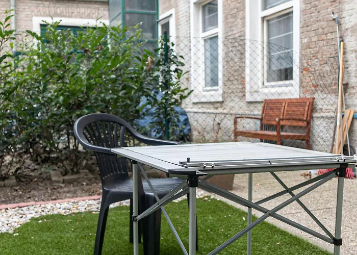 Apartment & Lovely Private In 3br Shared Apt, With Smart Tv & Wifi *