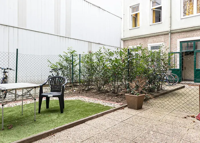 & Lovely Private In 3br Shared Apt, With Smart Tv & Wifi Apartment