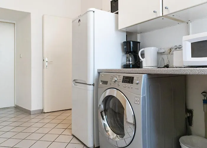 & Lovely Private In 3br Shared Apt, With Smart Tv & Wifi Apartment *